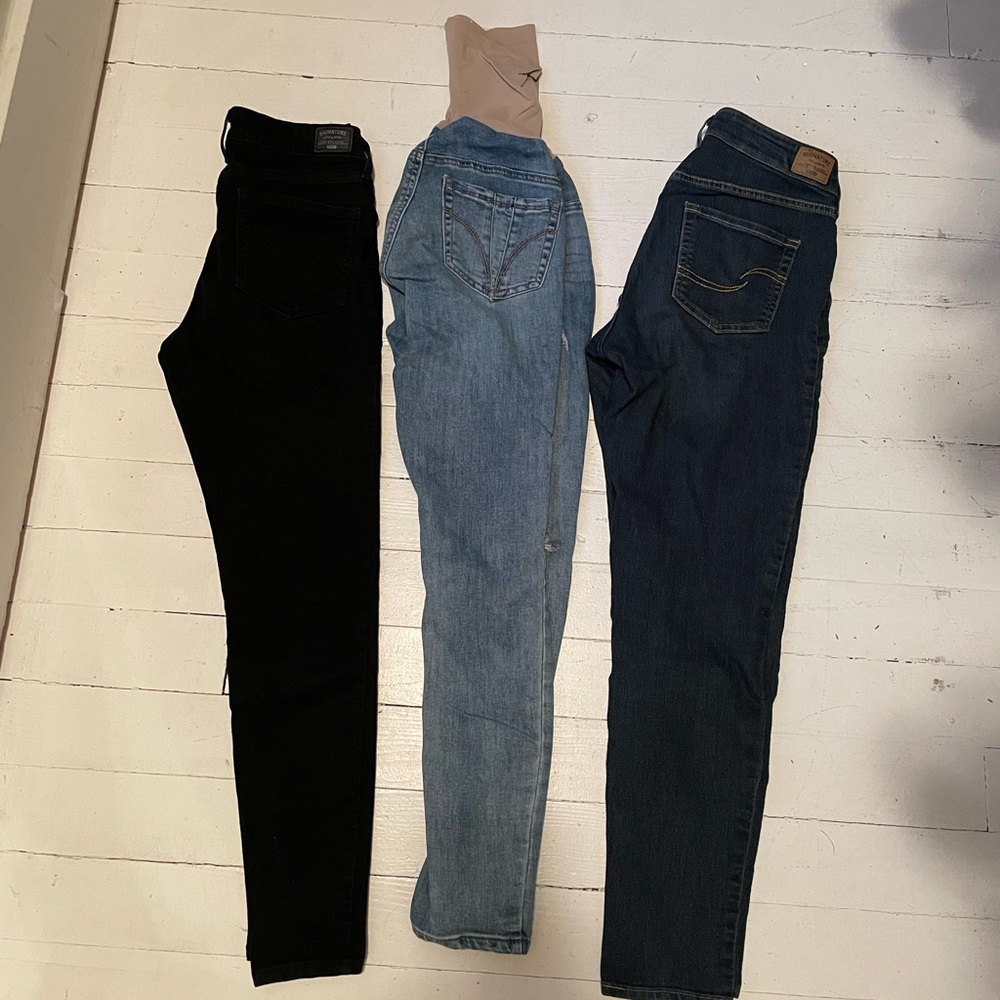 Lot of maternity jeans size small